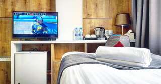 Отель Hotel Alpha Ереван Стандартный двухместный номер с 1 кроватью или 2 отдельными кроватями-3