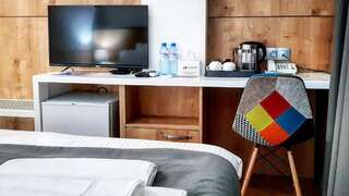 Отель Hotel Alpha Ереван Стандартный двухместный номер с 1 кроватью или 2 отдельными кроватями-10